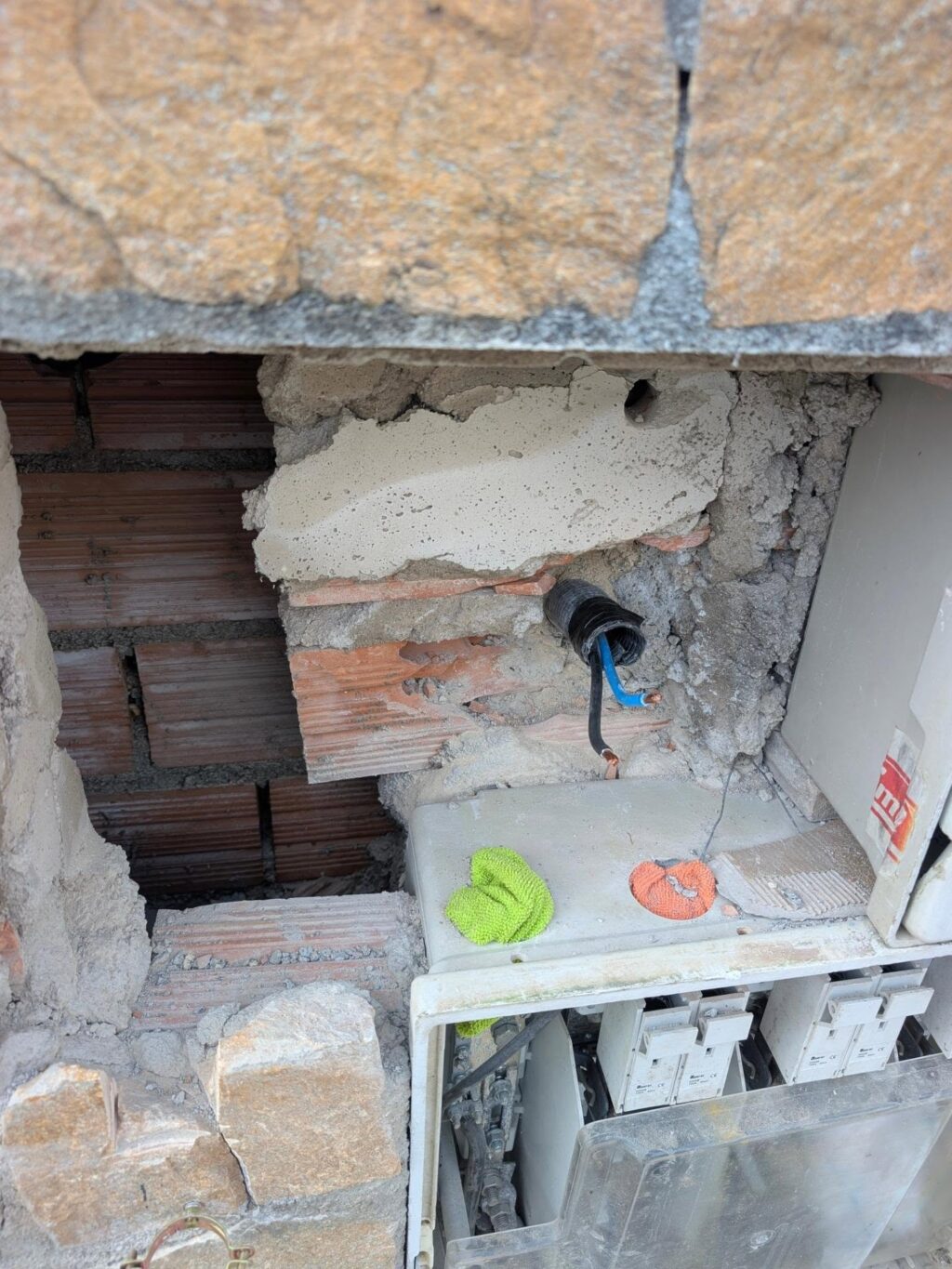 Instagram post from efitecinstalaciones. This post is in position 1.