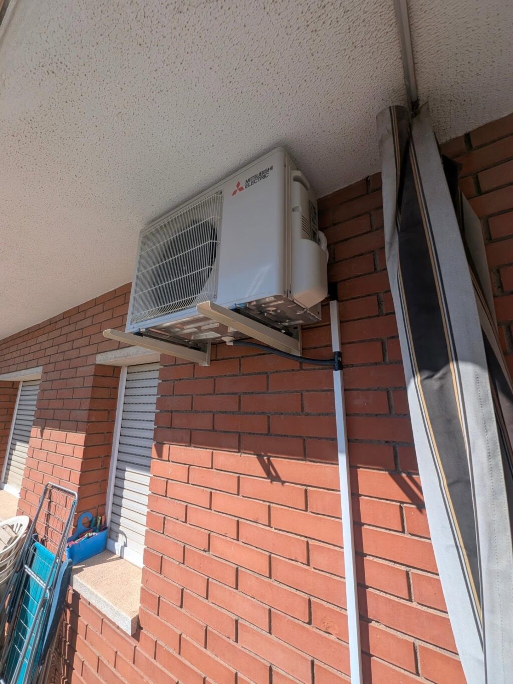 Instagram post from efitecinstalaciones. This post is in position 4.