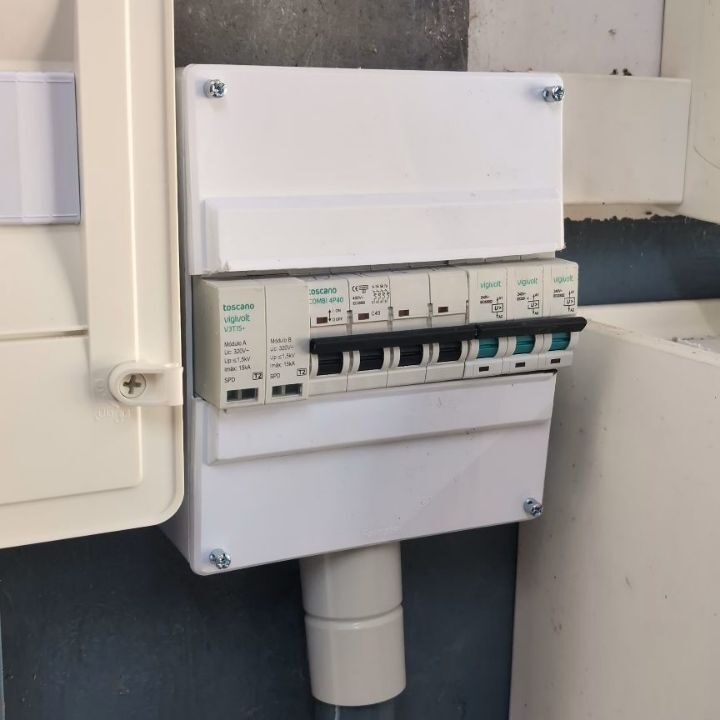 Instagram post from efitecinstalaciones. This post is in position 4.